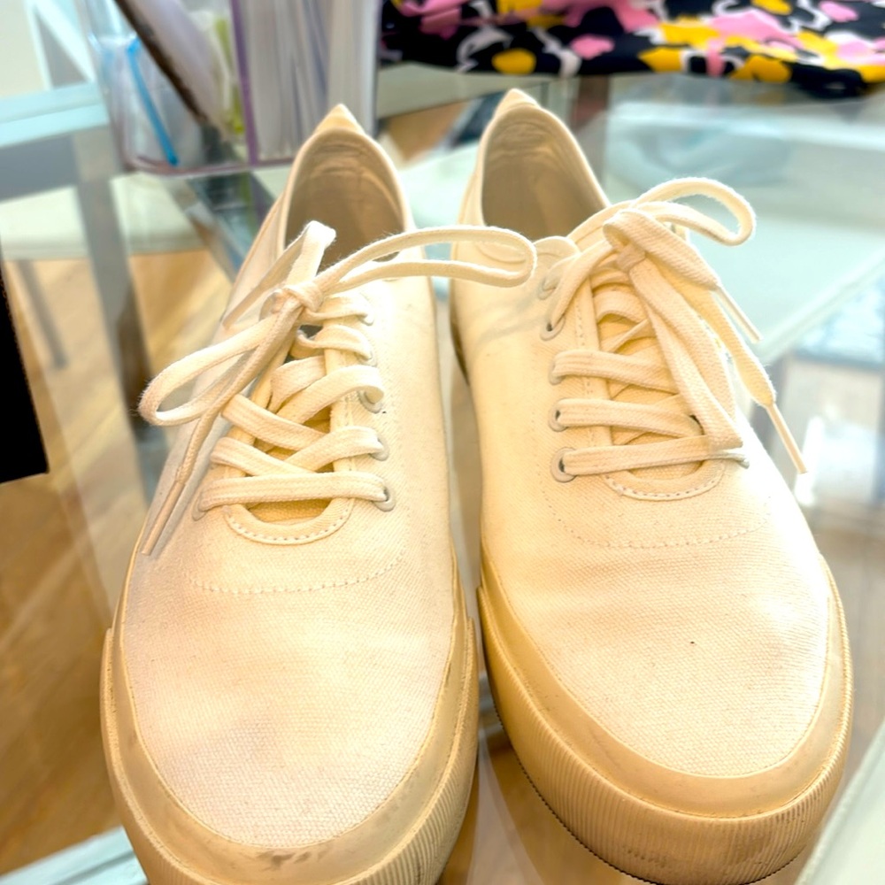 Everlane off white lace up sneakers